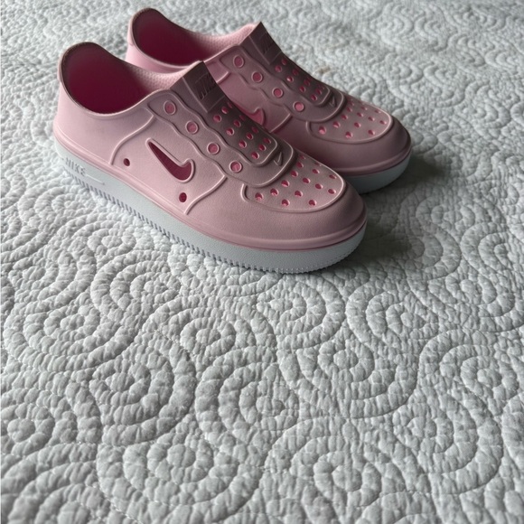 Nike Foam Force 1 Nike Kids Pink Slip-On Shoes NWT - Picture 4 of 10